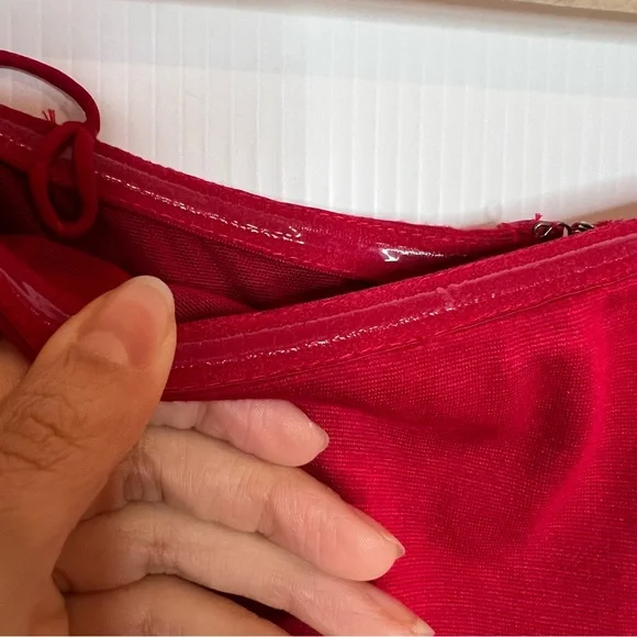 NWOT ALICE + OLIVIA Dorinda Off The Shoulder Fitted Midi Dress. Size 6 - Picture 7 of 11